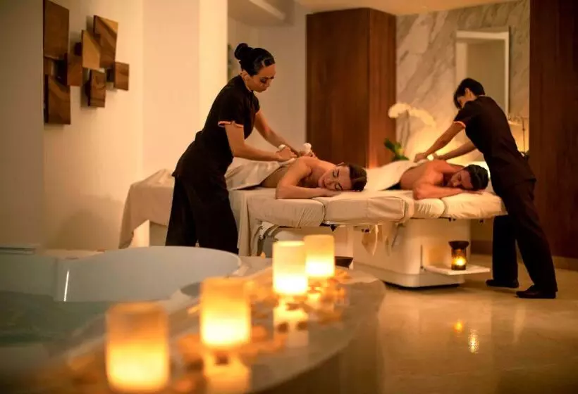 هتل Le Blanc Resort Cancun Adults Only All Inclusive