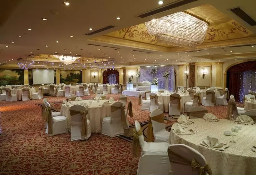 Pyramisa Suites Hotel Cairo