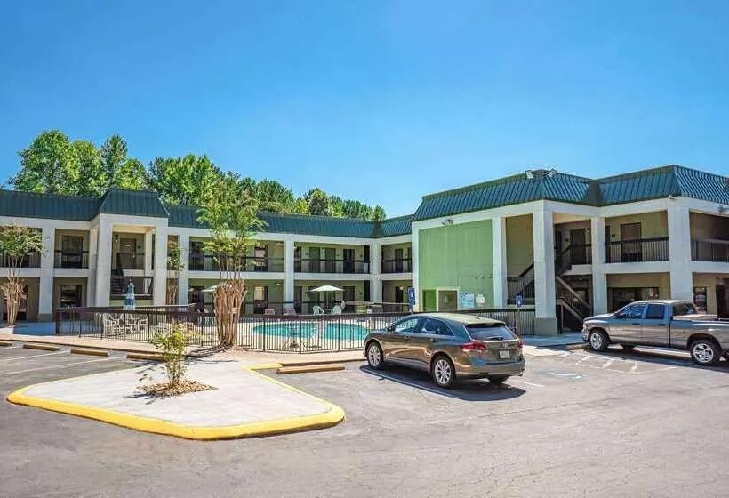 فندق Quality Inn & Suites Near Six Flags   Austell