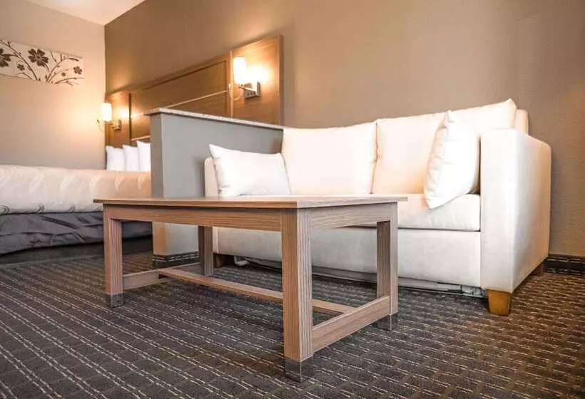 فندق Quality Inn & Suites Near Six Flags   Austell