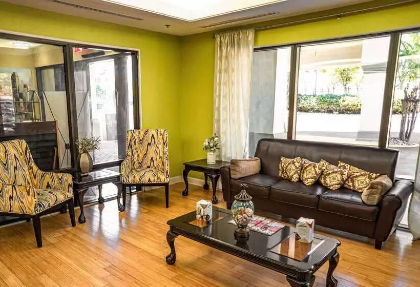 فندق Quality Inn & Suites Near Six Flags   Austell