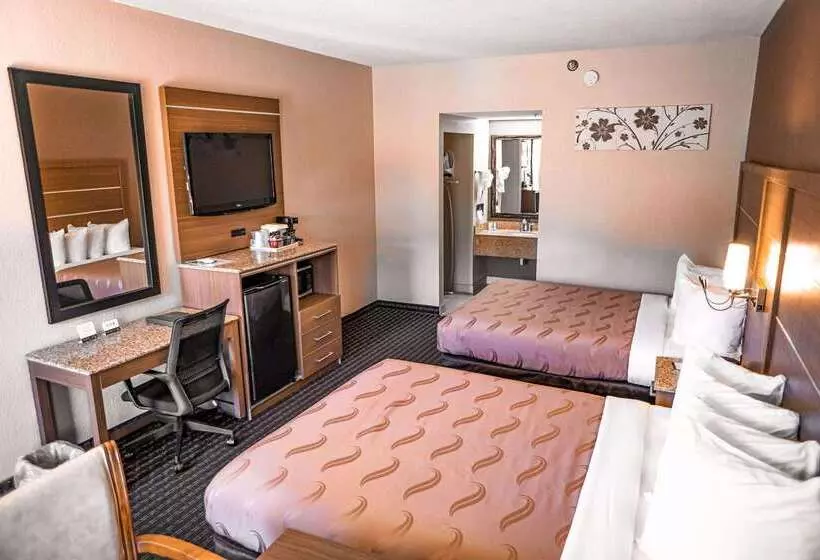 فندق Quality Inn & Suites Near Six Flags   Austell