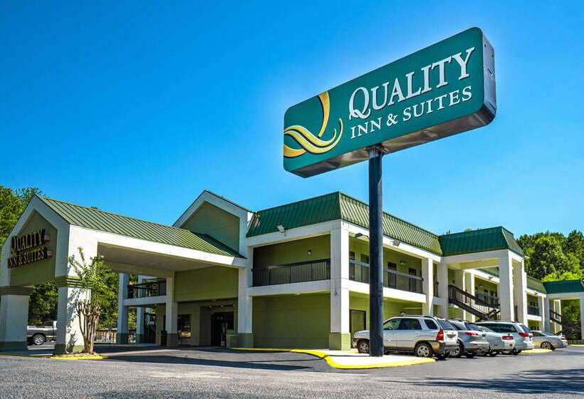 هتل Quality Inn & Suites Near Six Flags Austell
