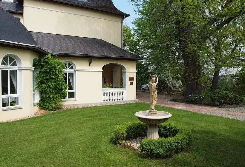 Отель Bellevue Schmölln