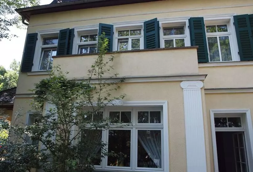 Отель Bellevue Schmölln