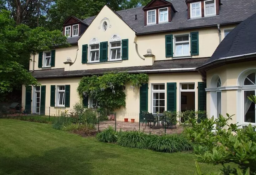 Отель Bellevue Schmölln