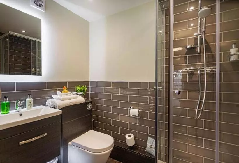 The George Hotel, Amesbury, Wiltshire