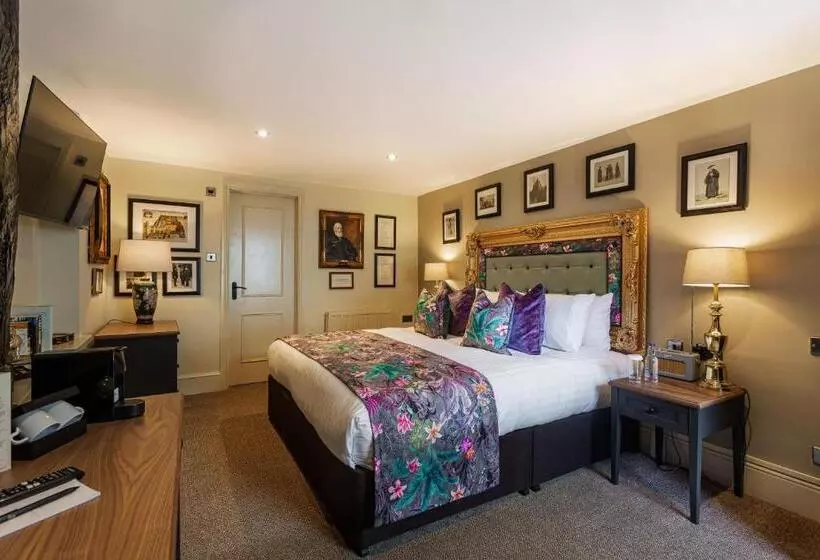 The George Hotel, Amesbury, Wiltshire