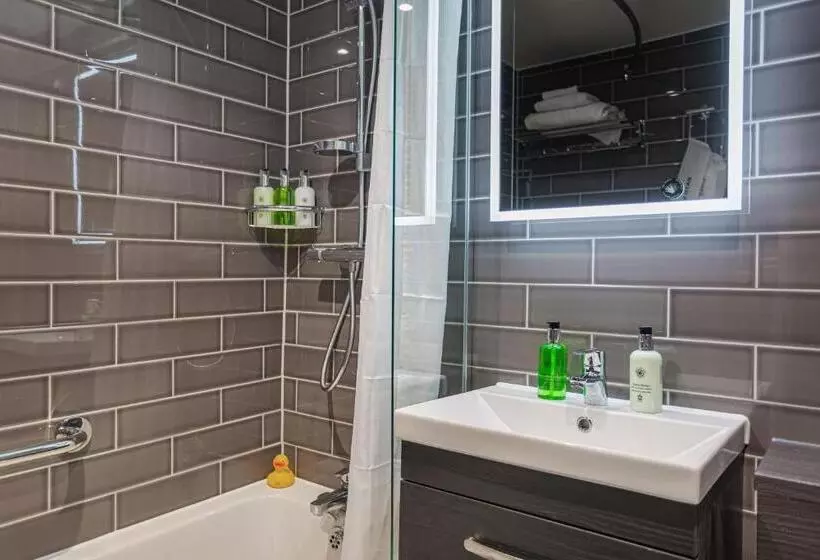 The George Hotel, Amesbury, Wiltshire