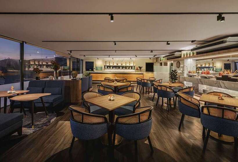 Doubletree By Hilton Damai Laut Resort