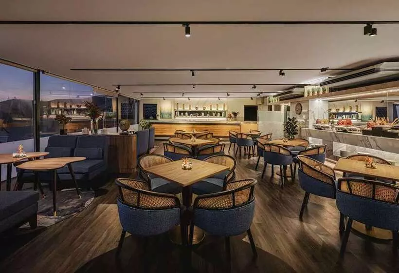 Doubletree By Hilton Damai Laut Resort