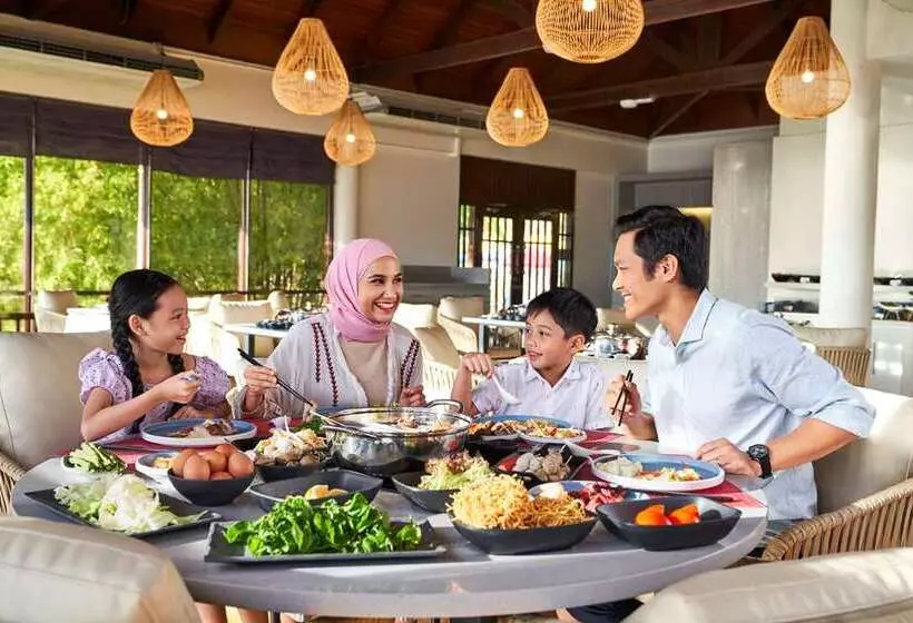 Doubletree By Hilton Damai Laut Resort