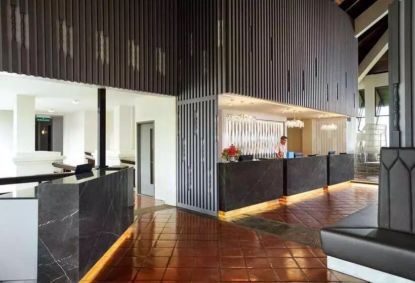 Doubletree By Hilton Damai Laut Resort