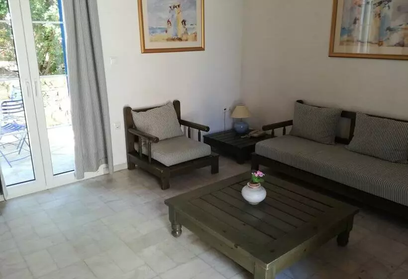 فندق Andromeda Residence