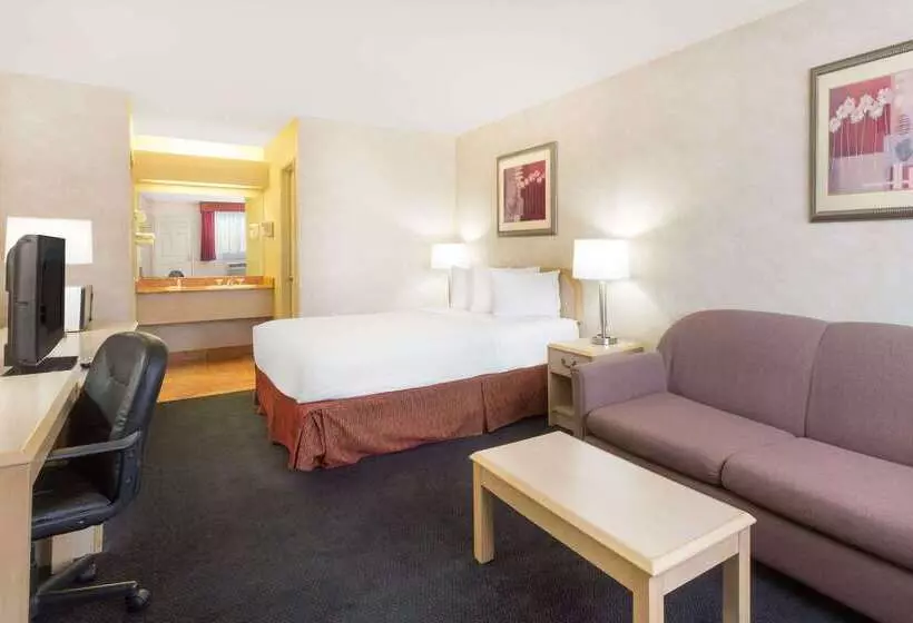 هتل Days Inn By Wyndham Bullhead City