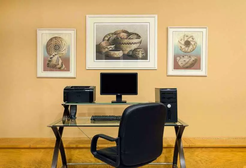 هتل Days Inn By Wyndham Bullhead City