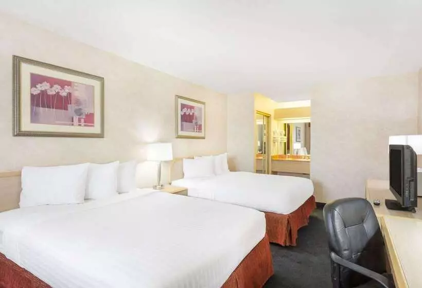 هتل Days Inn By Wyndham Bullhead City