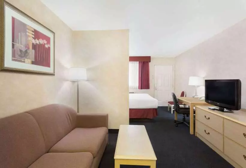 هتل Days Inn By Wyndham Bullhead City