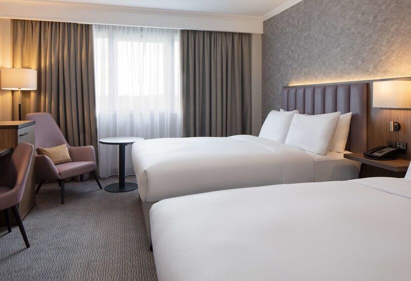 Hotel Doubletree By Hilton Dartford Bridge