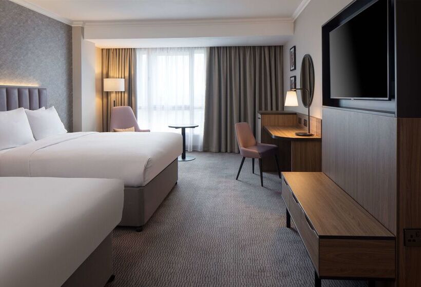 Hotel Doubletree By Hilton Dartford Bridge