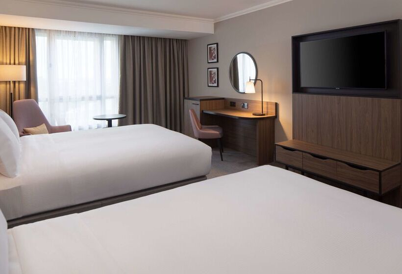 Hotel Doubletree By Hilton Dartford Bridge