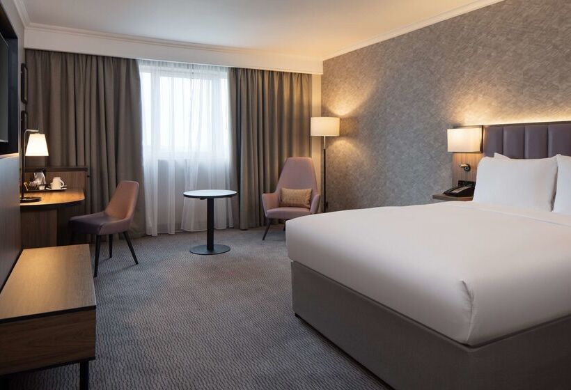 Hotel Doubletree By Hilton Dartford Bridge