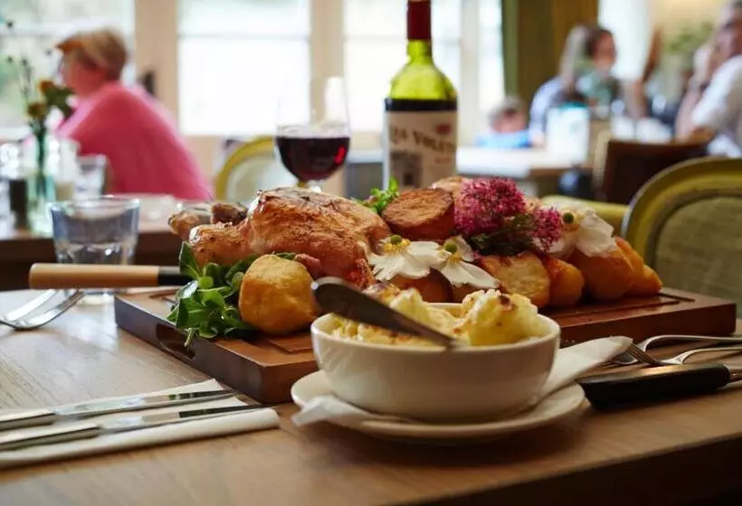 فندق Kings Head Inn