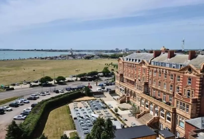 בית מלון כפרי The Queens