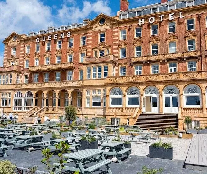 בית מלון כפרי The Queens