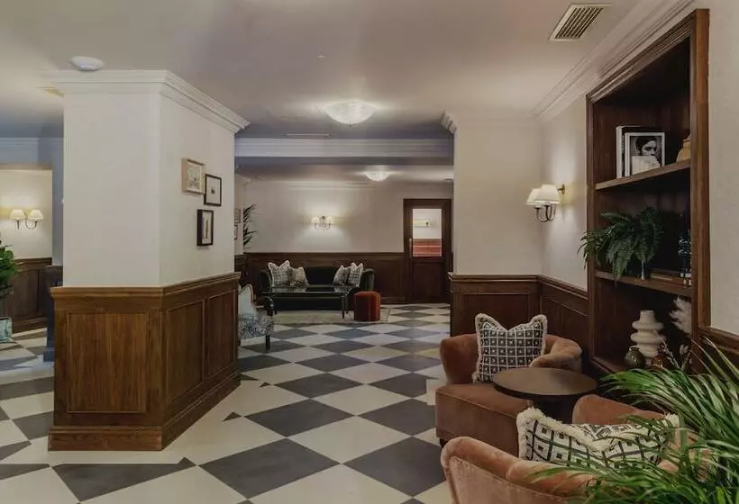 בית מלון כפרי The Queens