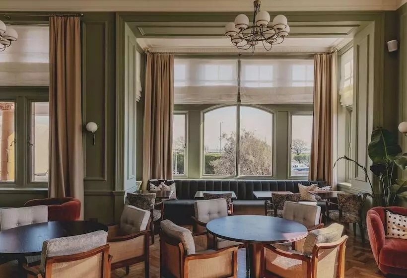 בית מלון כפרי The Queens