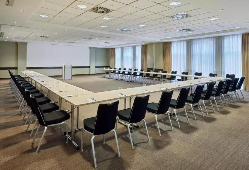 Отель Schwerin Seven Lakes