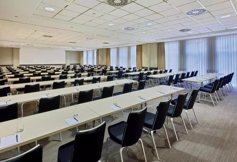 Отель Schwerin Seven Lakes