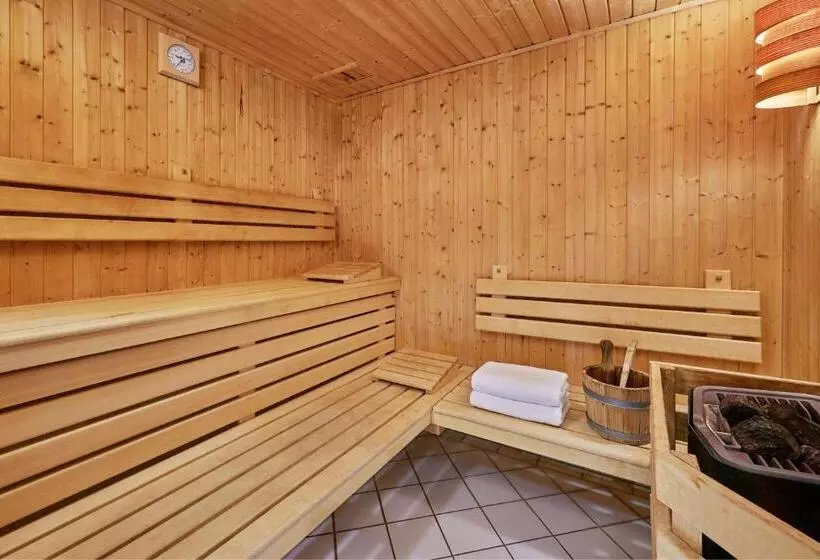 Отель Schwerin Seven Lakes