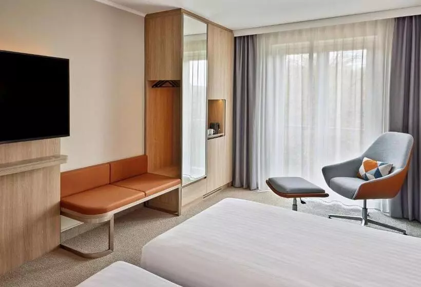 Отель Schwerin Seven Lakes