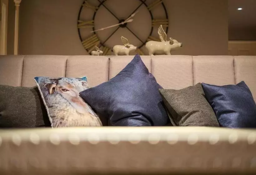 בית מלון כפרי The Grand At Grasmere