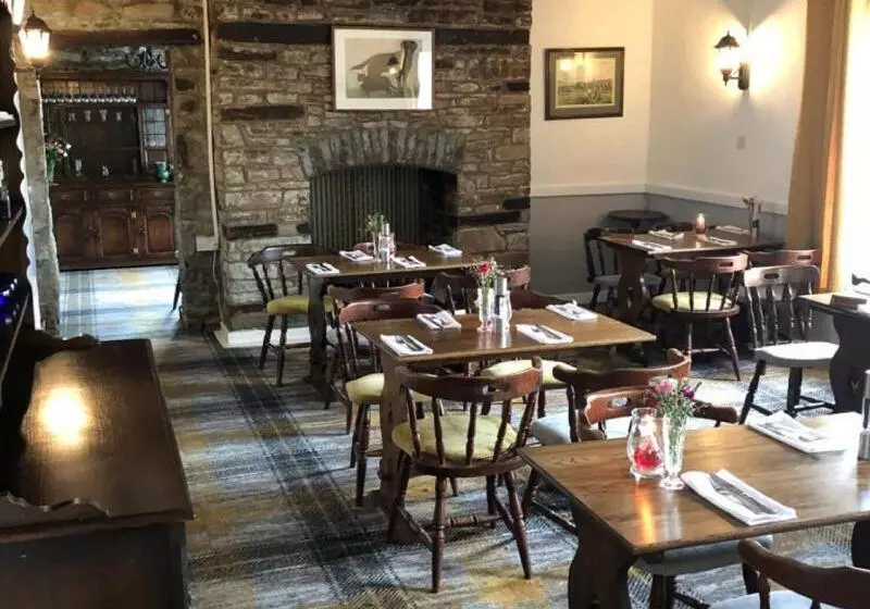 Отель The Griffin Llyswen