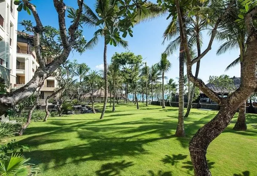 בית מלון כפרי The Legian Seminyak, Bali