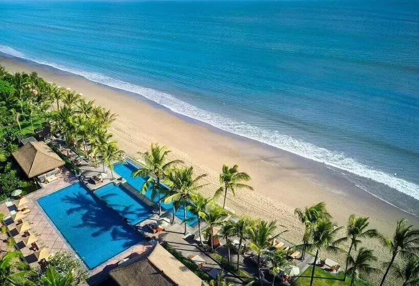 בית מלון כפרי The Legian Seminyak, Bali