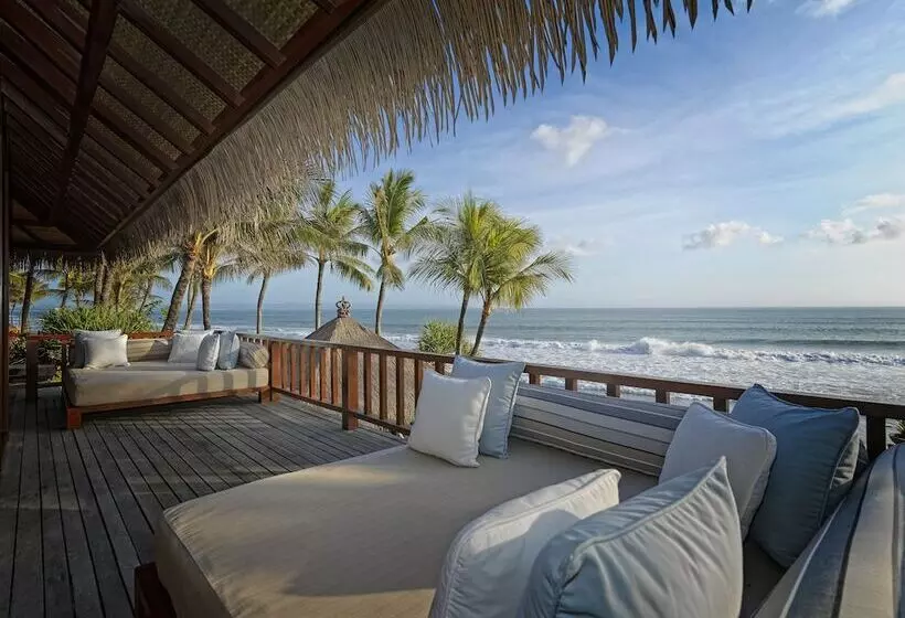 בית מלון כפרי The Legian Seminyak, Bali