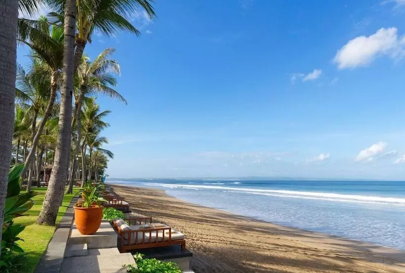 בית מלון כפרי The Legian Seminyak, Bali