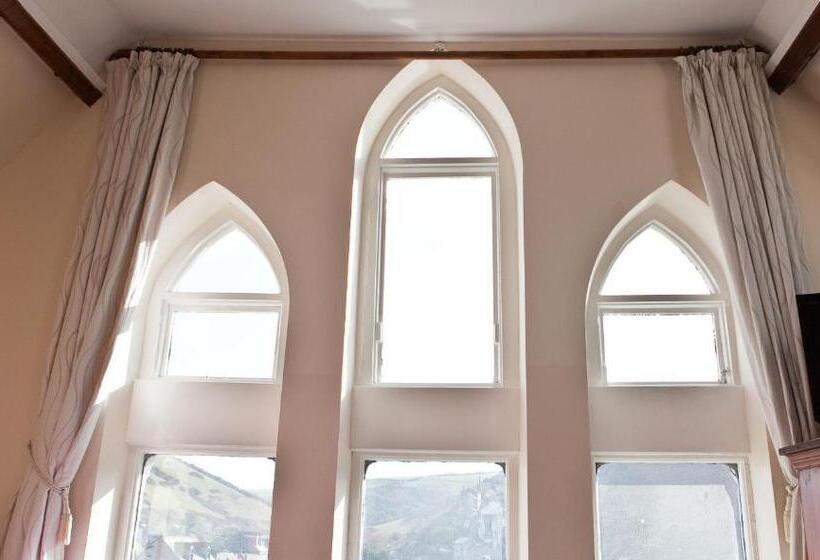 Hotell The Old School