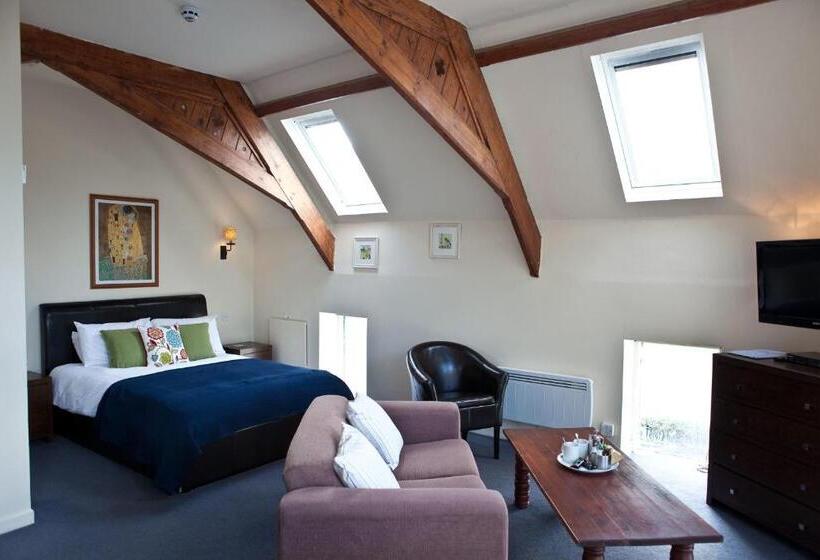 Hotell The Old School