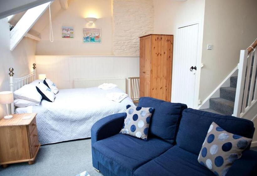 Hotell The Old School