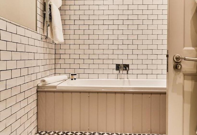 호텔 The Wellington Arms