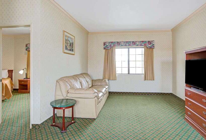 ホテル Travelodge By Wyndham Lynwood