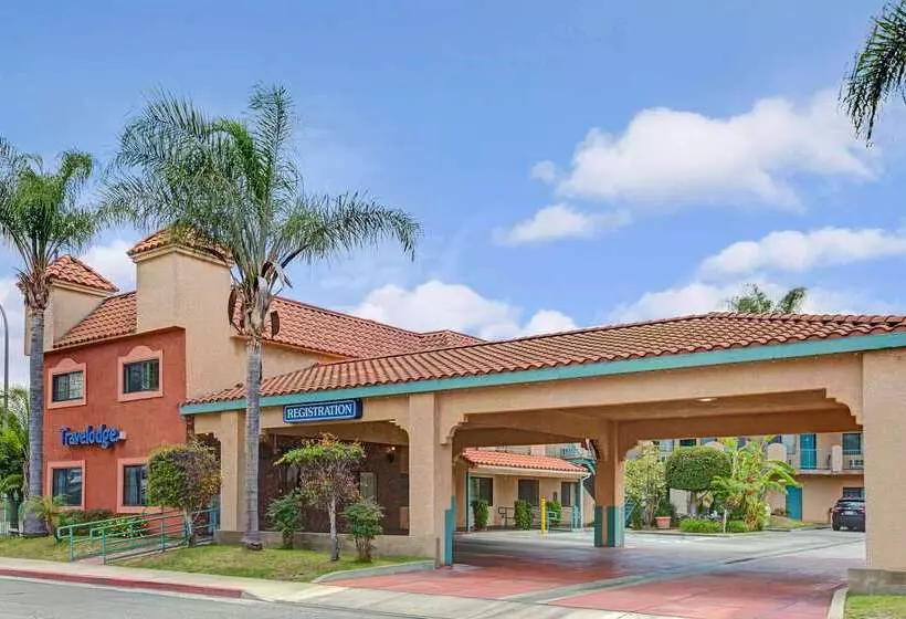 هتل Travelodge By Wyndham Lynwood