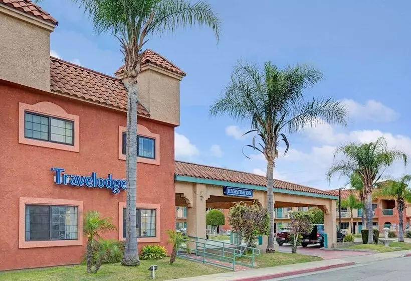 هتل Travelodge By Wyndham Lynwood