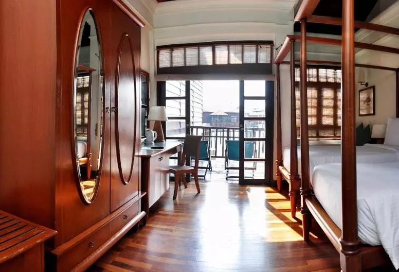 استراحتگاه Avillion Port Dickson