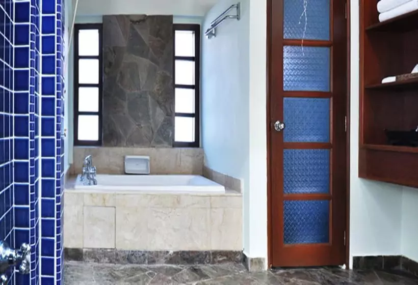 استراحتگاه Avillion Port Dickson